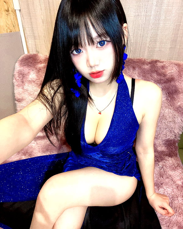 150_aiko instagram image archive image