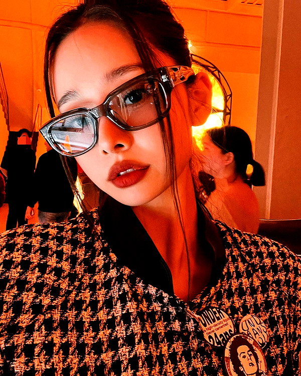 dear.zia instagram image archive image