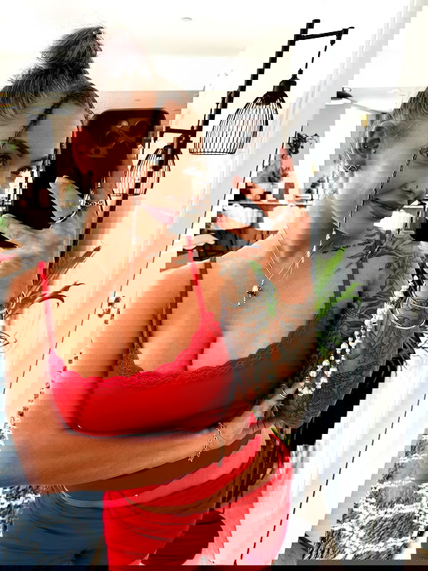 itshayleydavies itshayleydavies archive image