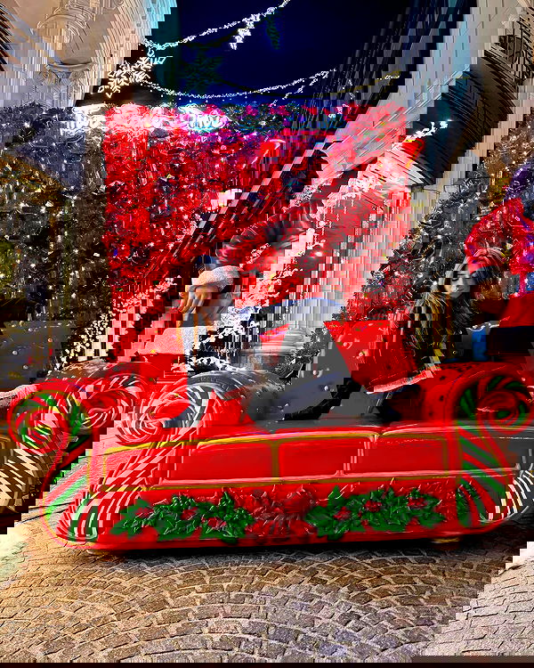 giuliahere giuliahere archive image