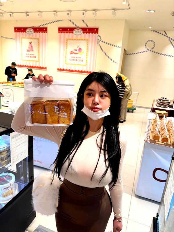 ro_bbin123 instagram image archive image