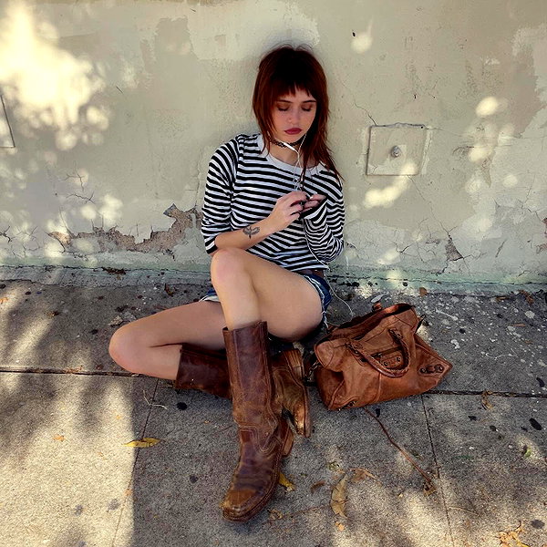 Archived image from @lolabllue on Instagram