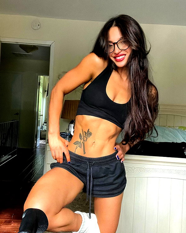 daniellebarnaa instagram image archive image