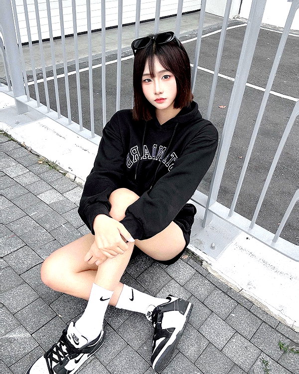 lai_931201 instagram image archive image