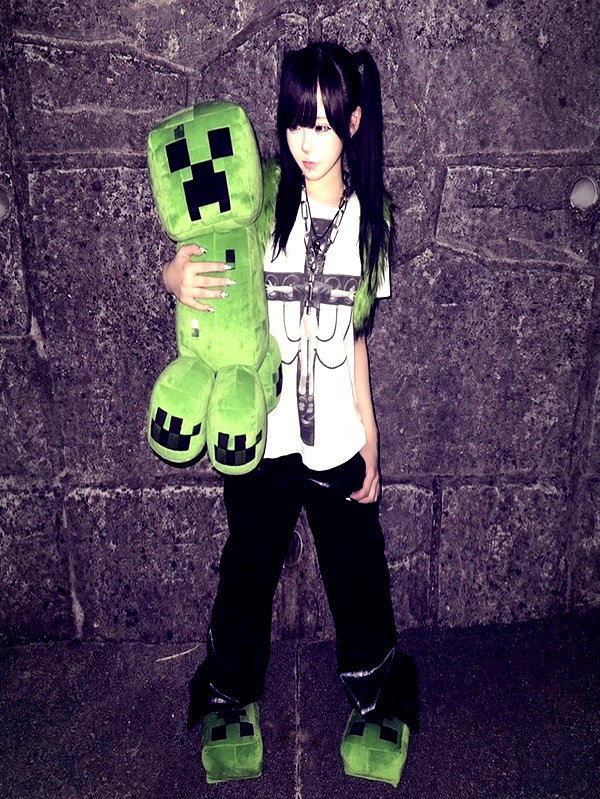 9unxx7 instagram image archive image
