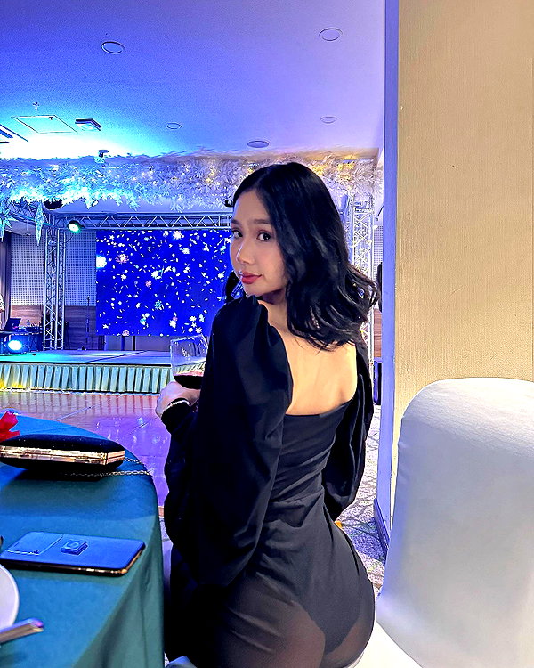 indra0102_ instagram image archive image