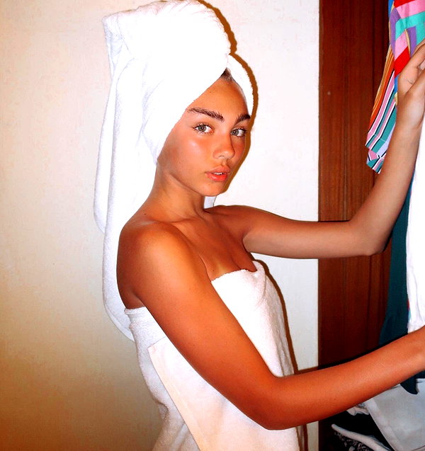 maya.keyy instagram image archive image