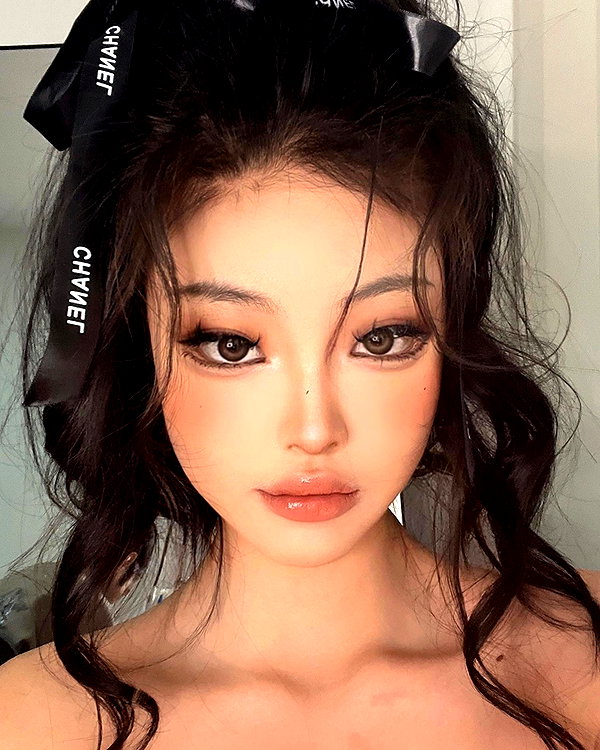 ll.lu1s instagram image archive image