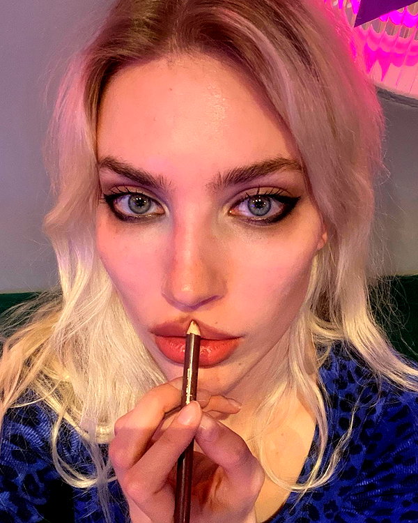 anya4everr instagram image archive image