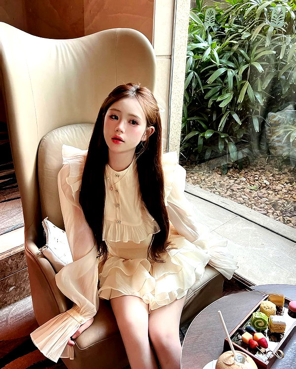 lyhythuedoxinh instagram image archive image