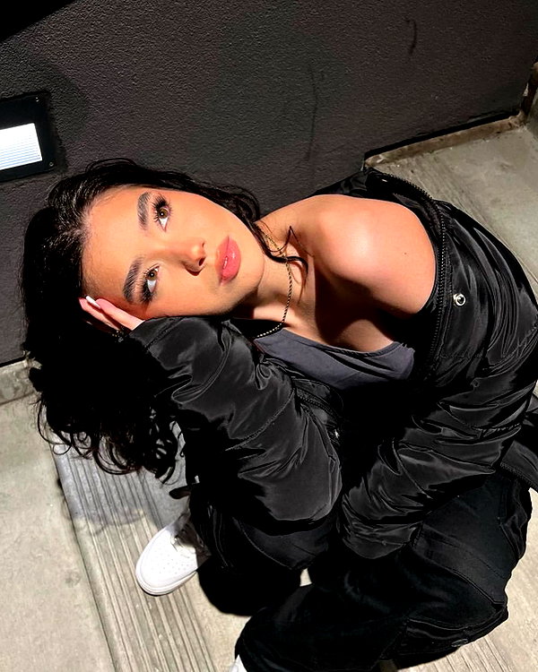 baddiesessence instagram image archive image