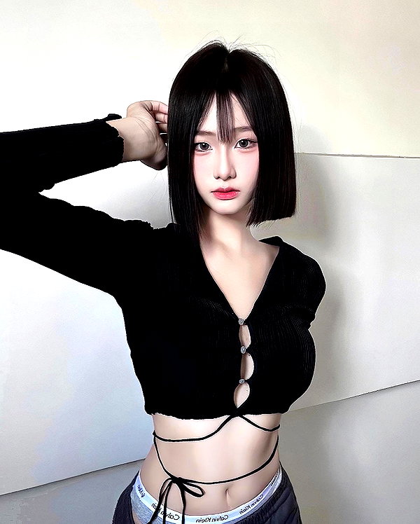 lai_931201 instagram image archive image