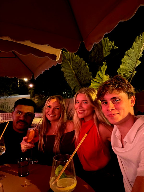 daisy_r_19 instagram image archive image