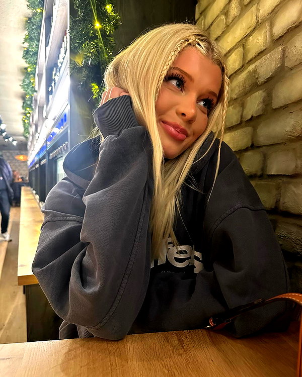 sophiecharlotth instagram image archive image