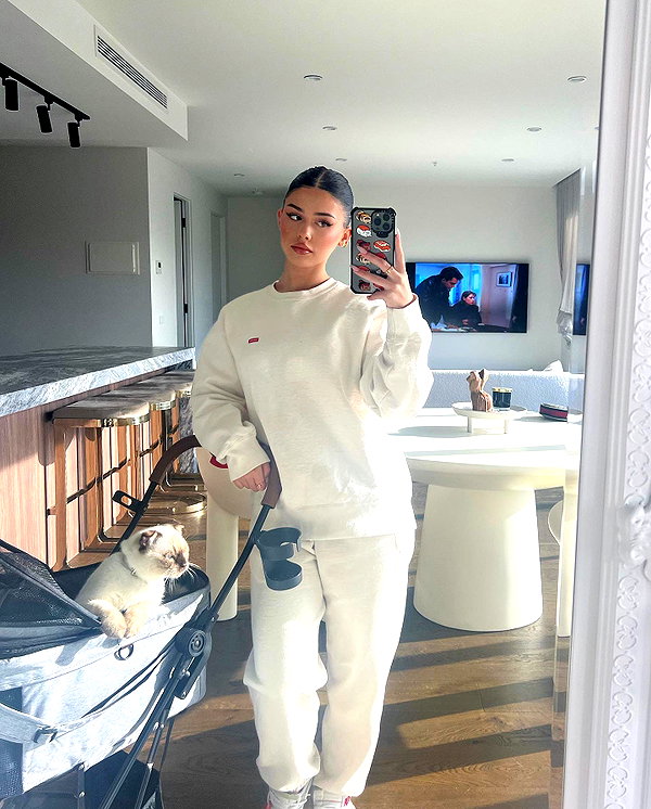 leahhalton instagram image archive image