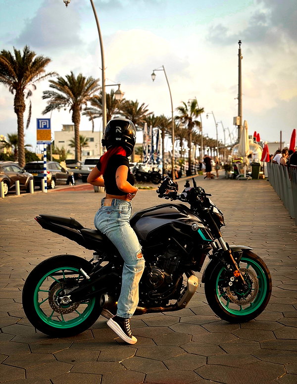 shanidahan7 instagram image archive image