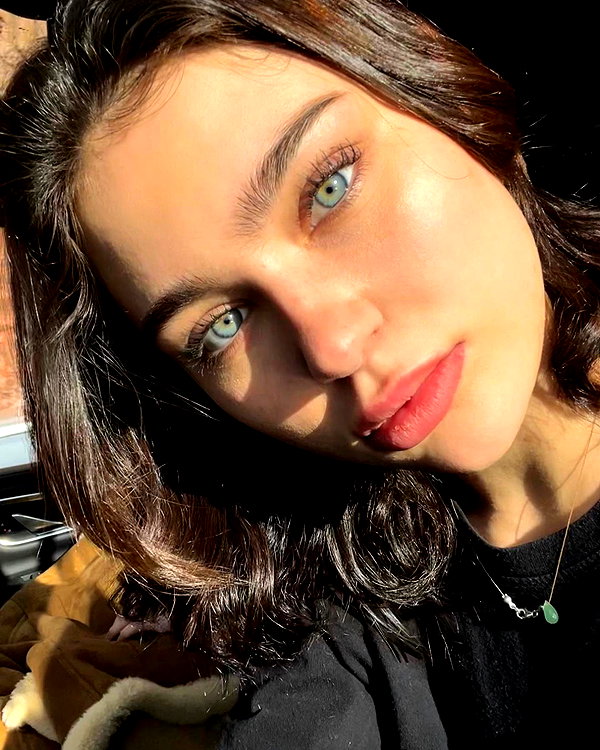 baddiesessence instagram image archive image