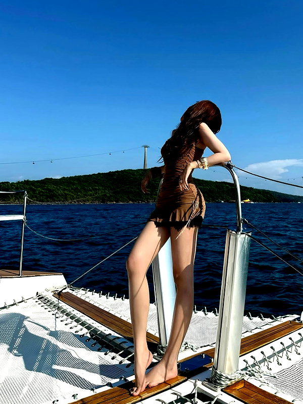 lyhythuedoxinh instagram image archive image
