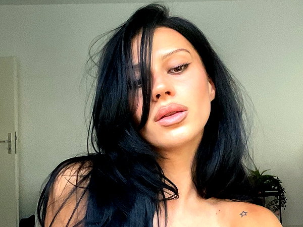 karolinaawasik instagram image archive image
