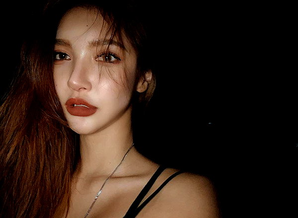 Archived image from @heroineseen on Instagram