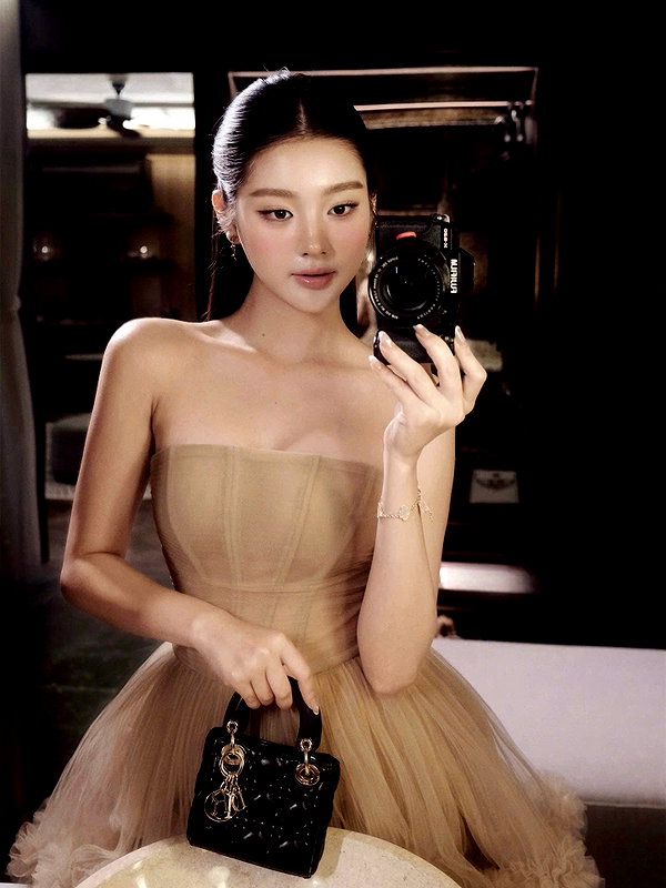 lyhythuedoxinh instagram image archive image