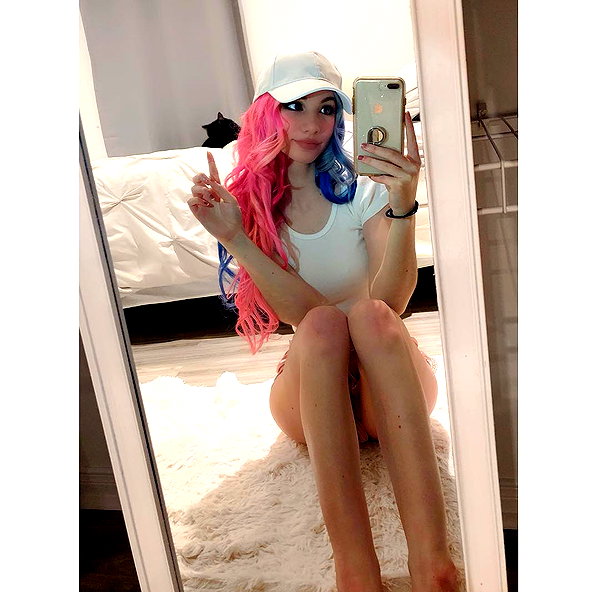 danielle.mercedie instagram image archive image