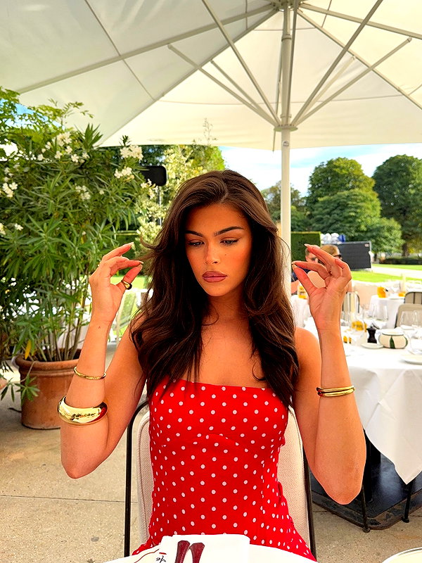 oliviaphillipps instagram image archive image