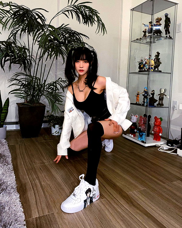 emily.ghoul instagram image archive image