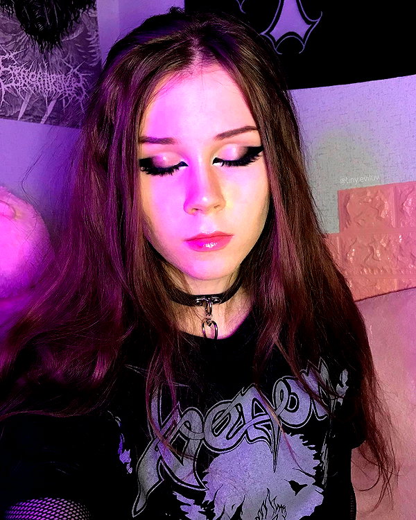 tiny.eviluv instagram image archive image