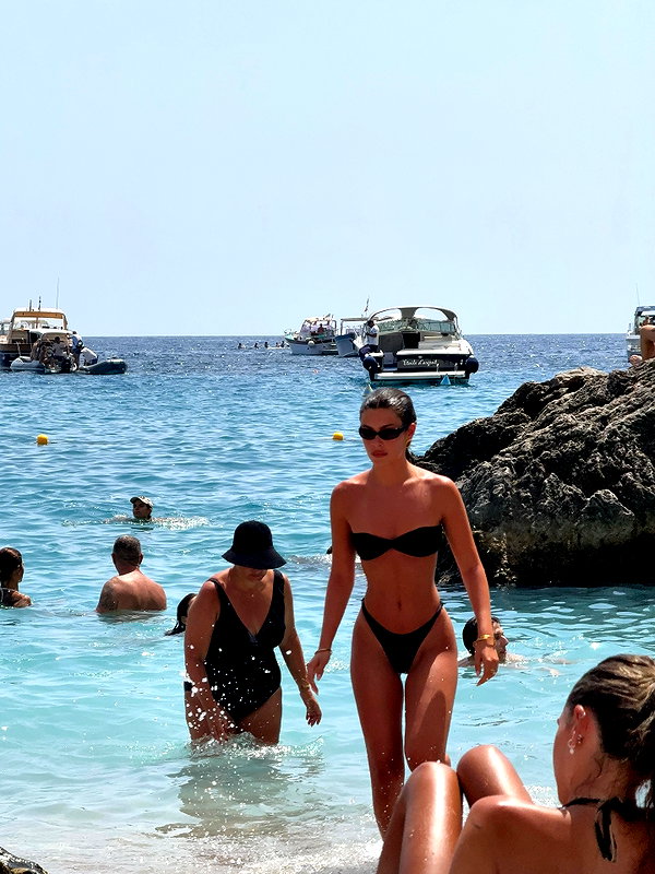 oliviaphillipps instagram image archive image