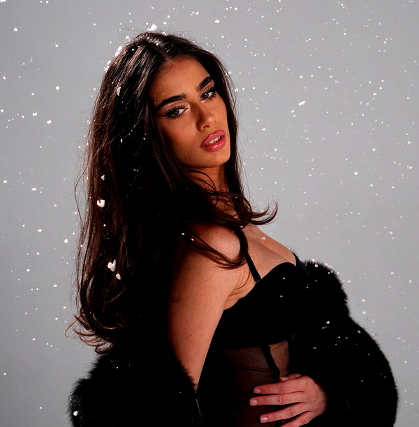 andreeamariavinatoru instagram image archive image