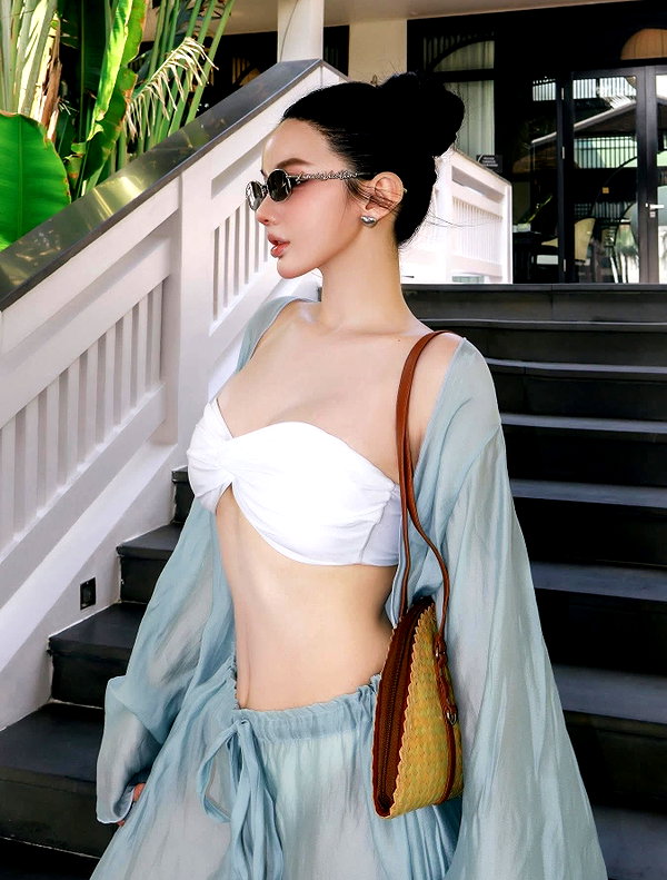 lyhythuedoxinh instagram image archive image