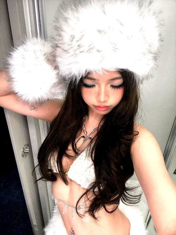 joycee.e instagram image archive image