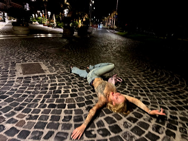 leni.bahr instagram image archive image