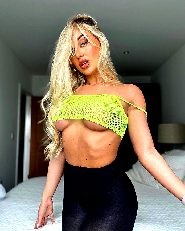 rhiannonbluee instagram image archive image