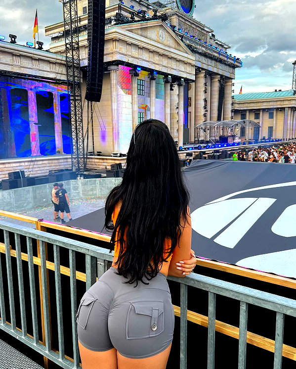 vanessa.rhd instagram image archive image