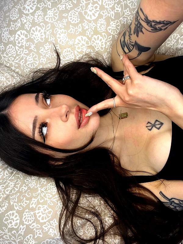 cata.leyah instagram image archive image