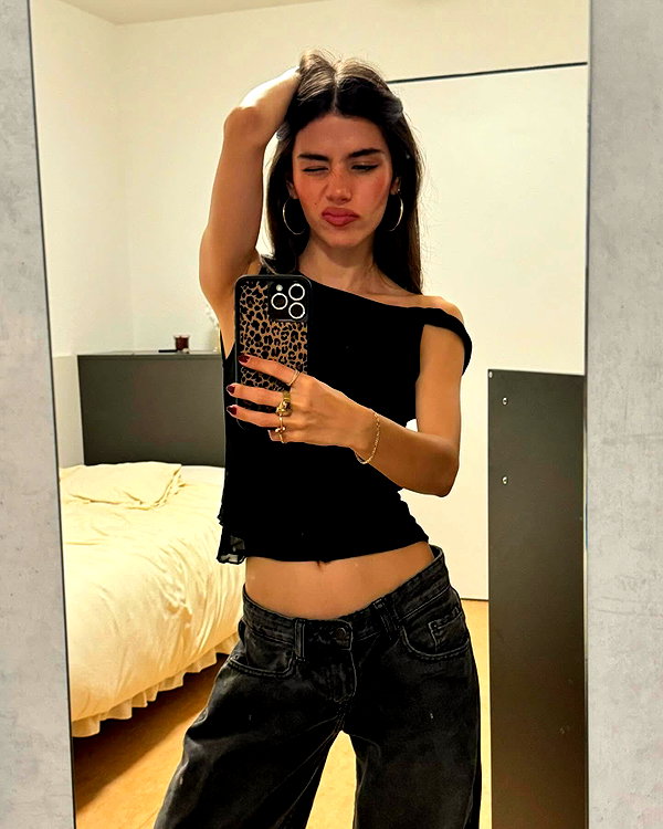 ainaratorneg instagram image archive image