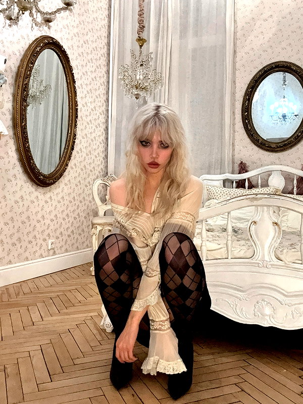 alien.hanna instagram image archive image