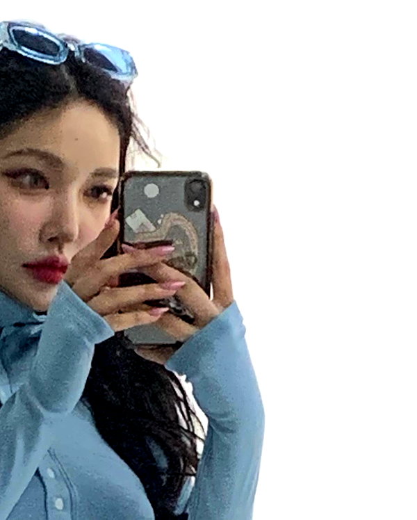 Archived image from @heroineseen on Instagram