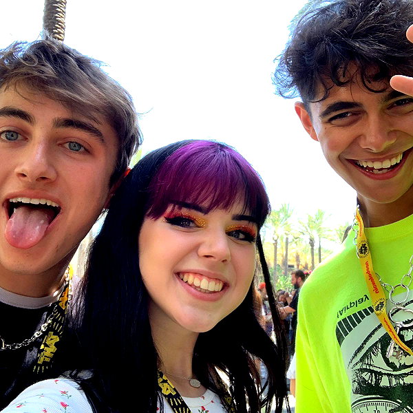 yeahimcaroline instagram image archive image