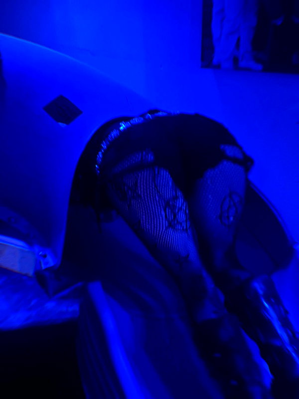 yeahimcaroline instagram image archive image
