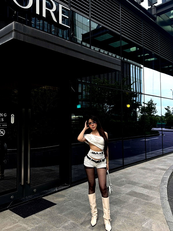 lyhythuedoxinh instagram image archive image