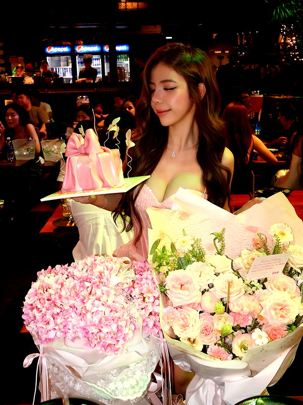 lyhythuedoxinh instagram image archive image
