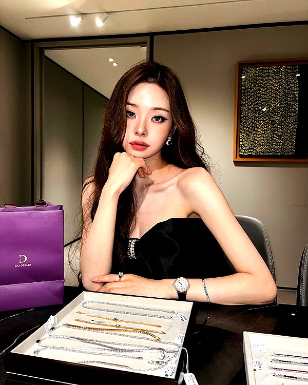 dear.zia instagram image archive image