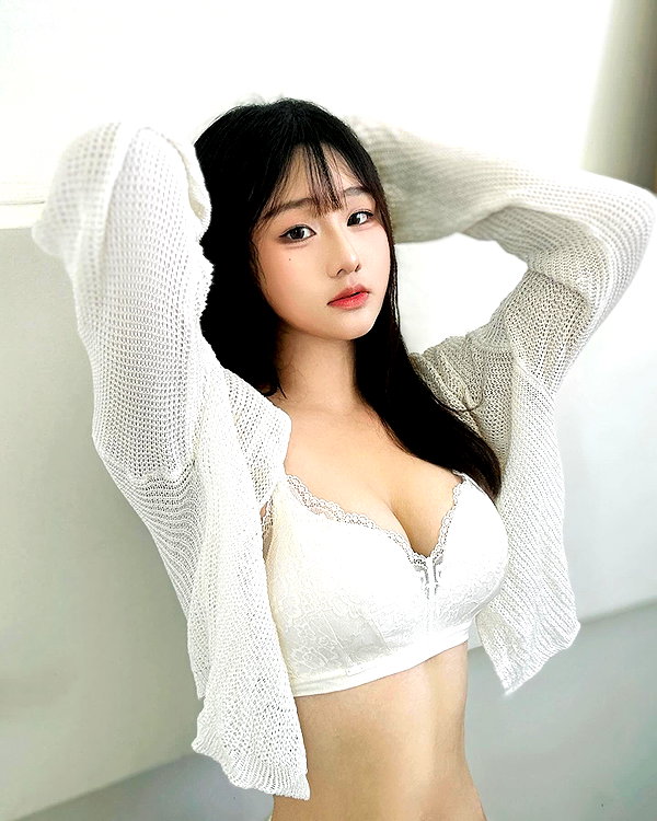 lai_931201 instagram image archive image