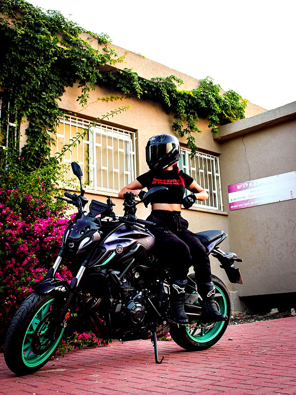 shanidahan7 instagram image archive image