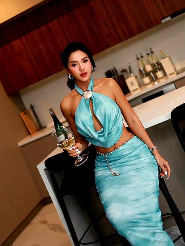 lyhythuedoxinh instagram image archive image