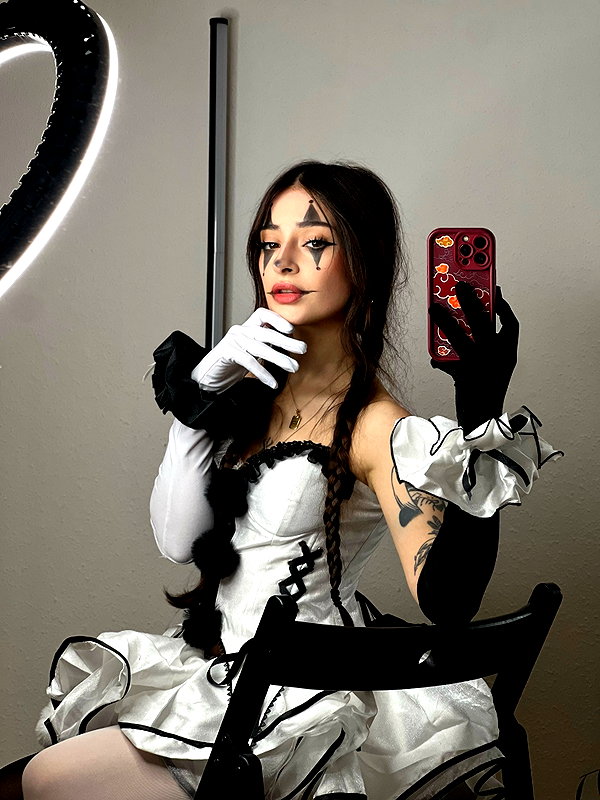 cata.leyah instagram image archive image