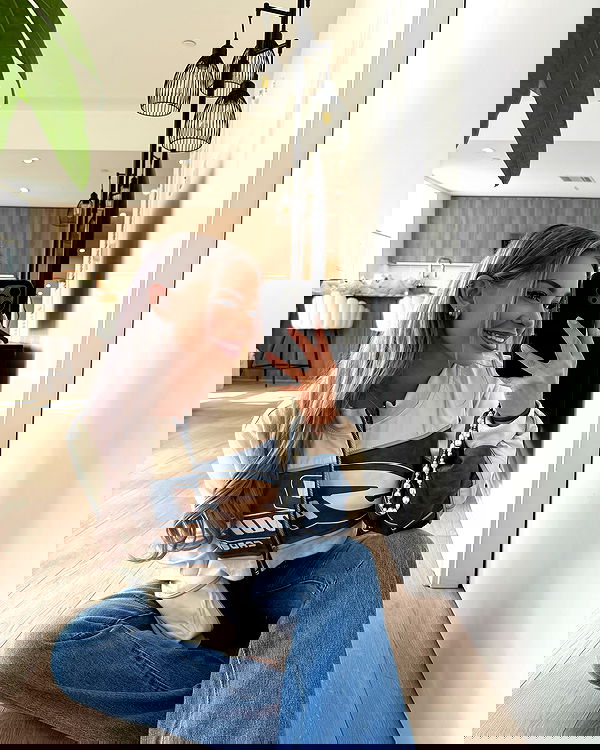 itshayleydavies itshayleydavies archive image